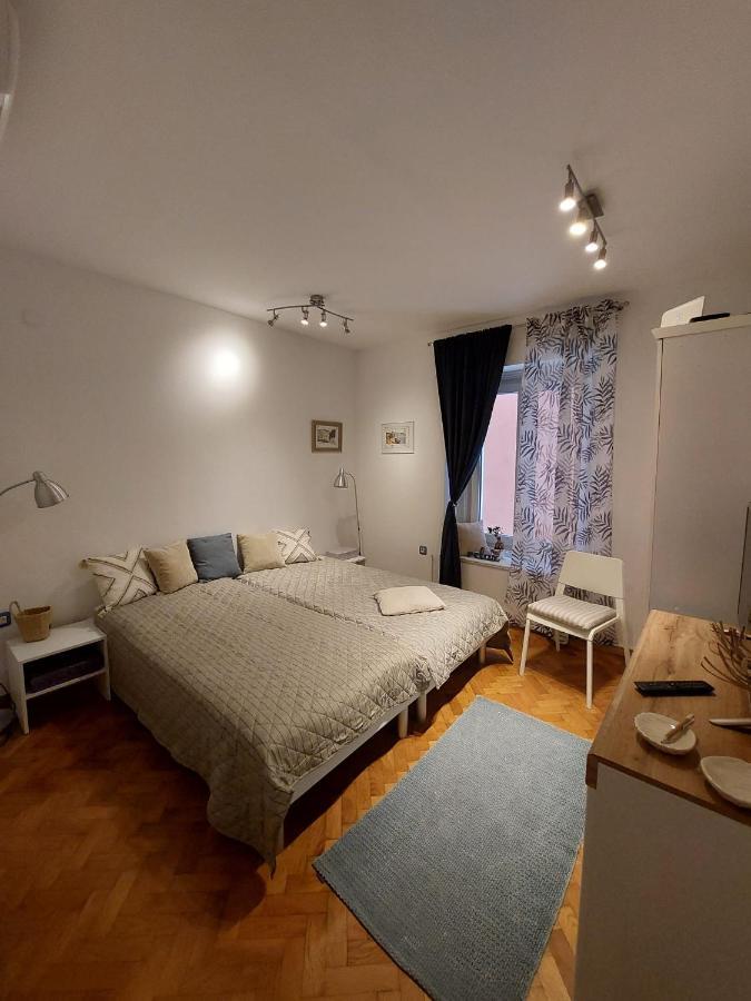 Yes Apartment *
